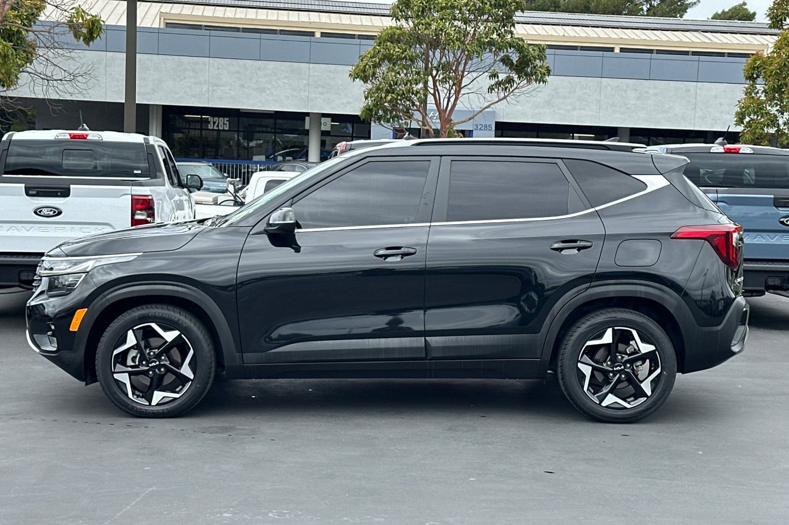 Certified 2024 Kia Seltos EX FWD image 10