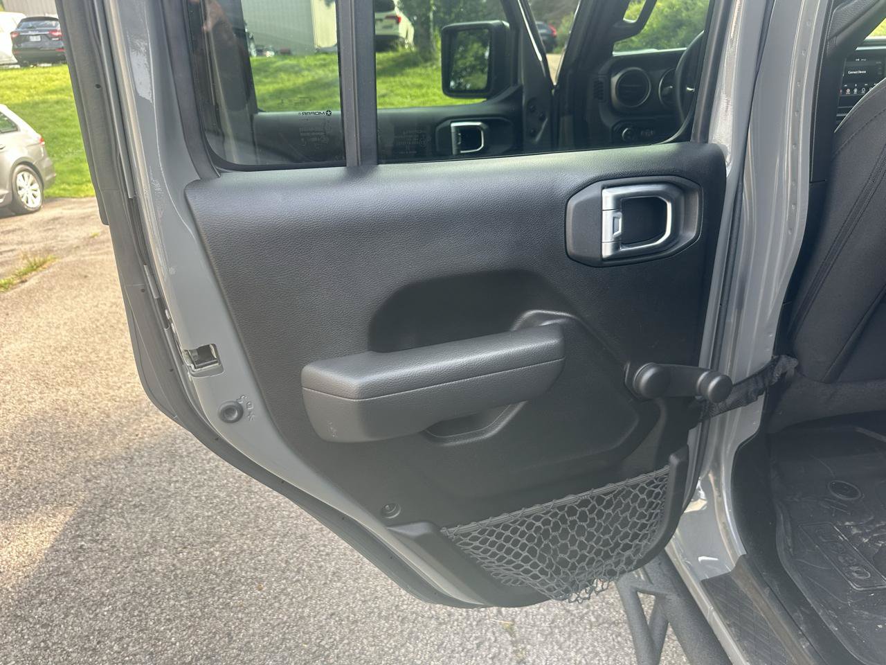 Used 2022 Jeep Gladiator Sport AWD/4WD image 13
