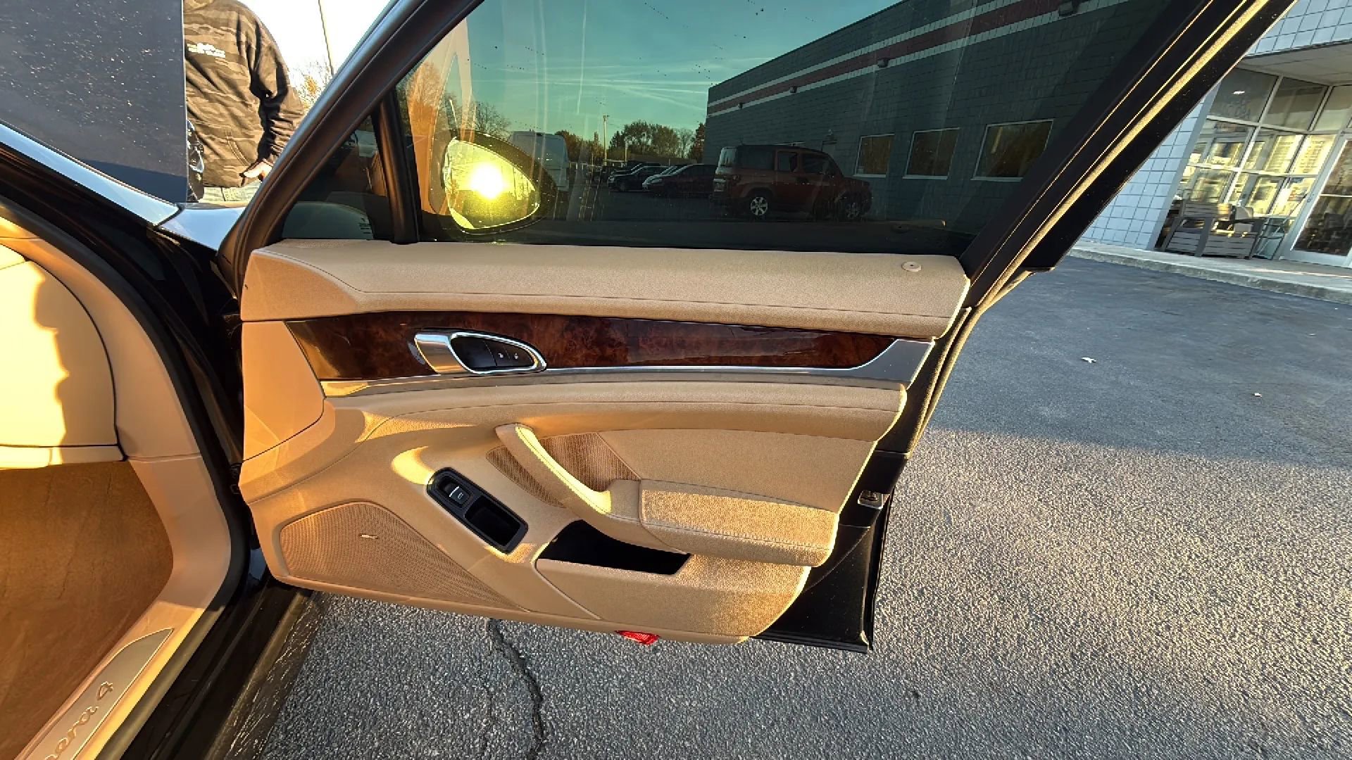 Used 2013 Porsche Panamera image 16