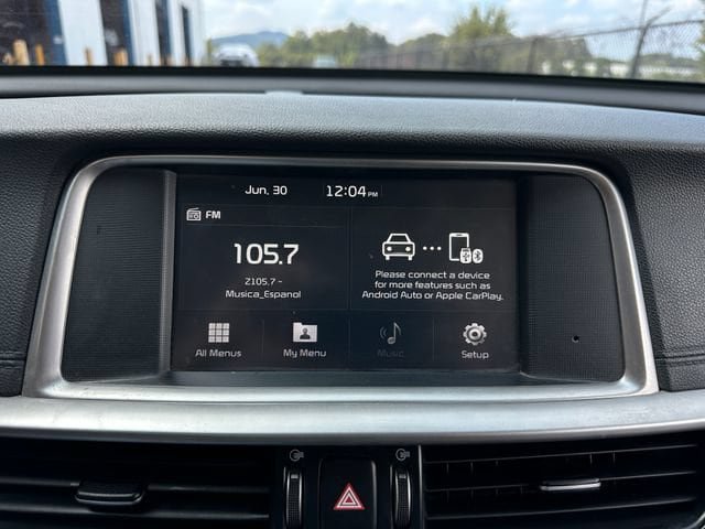 Used 2020 Kia Optima SE FWD image 22