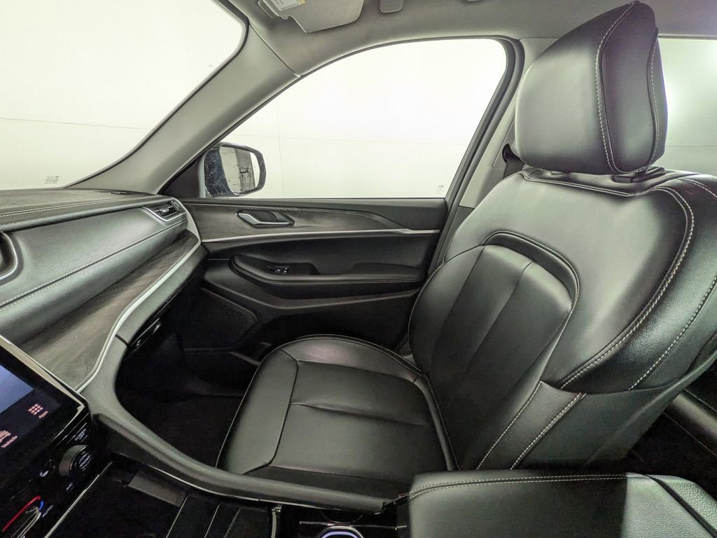 Certified 2023 Jeep Grand Cherokee L Limited image 32