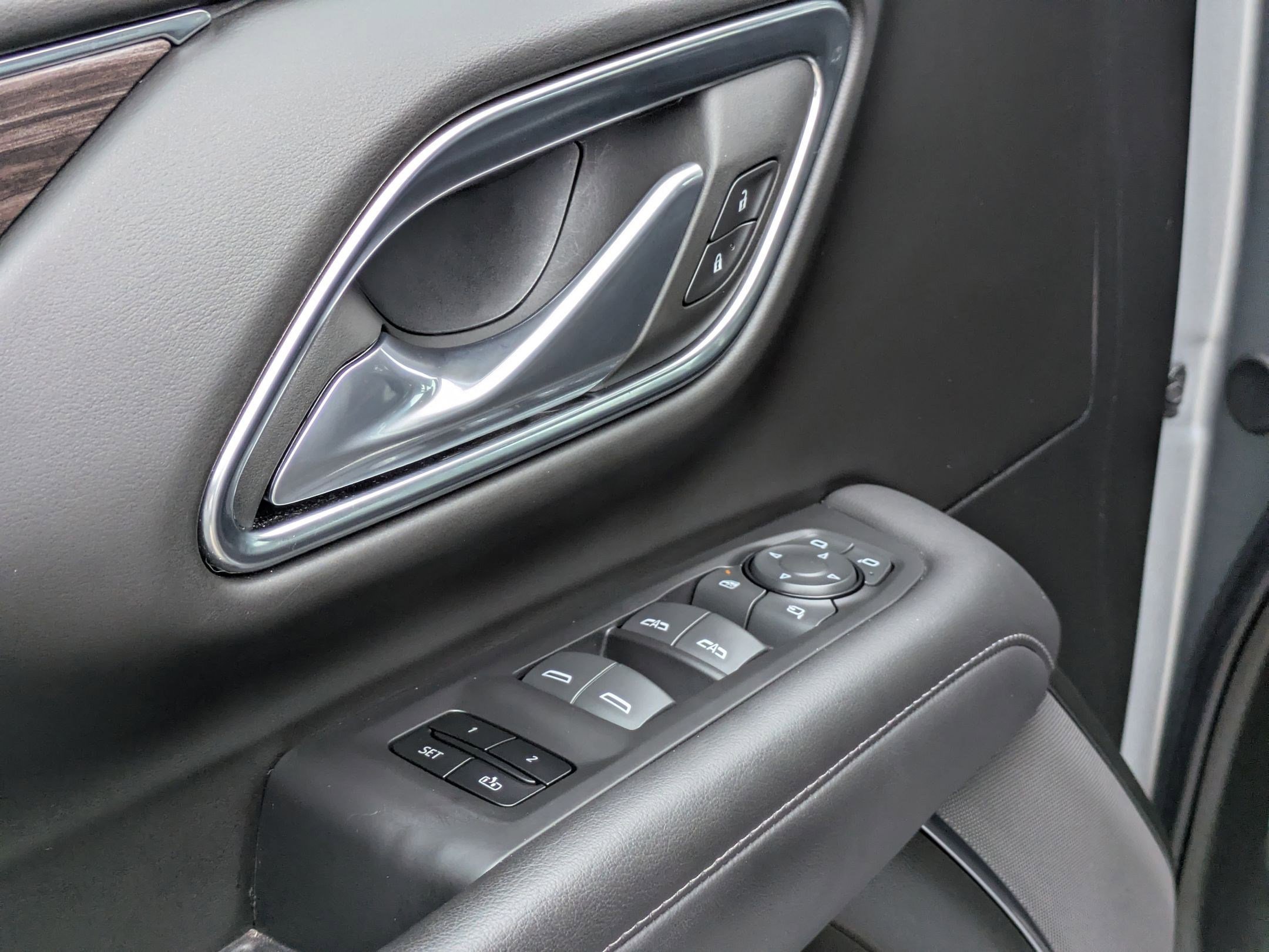 Certified 2024 Chevrolet Suburban Z71 w/ Luxury Package image 12