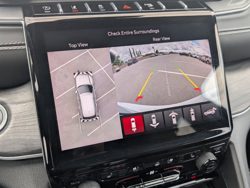 Used 2024 Jeep Grand Cherokee L Limited w/ Luxury Tech Group II image 19