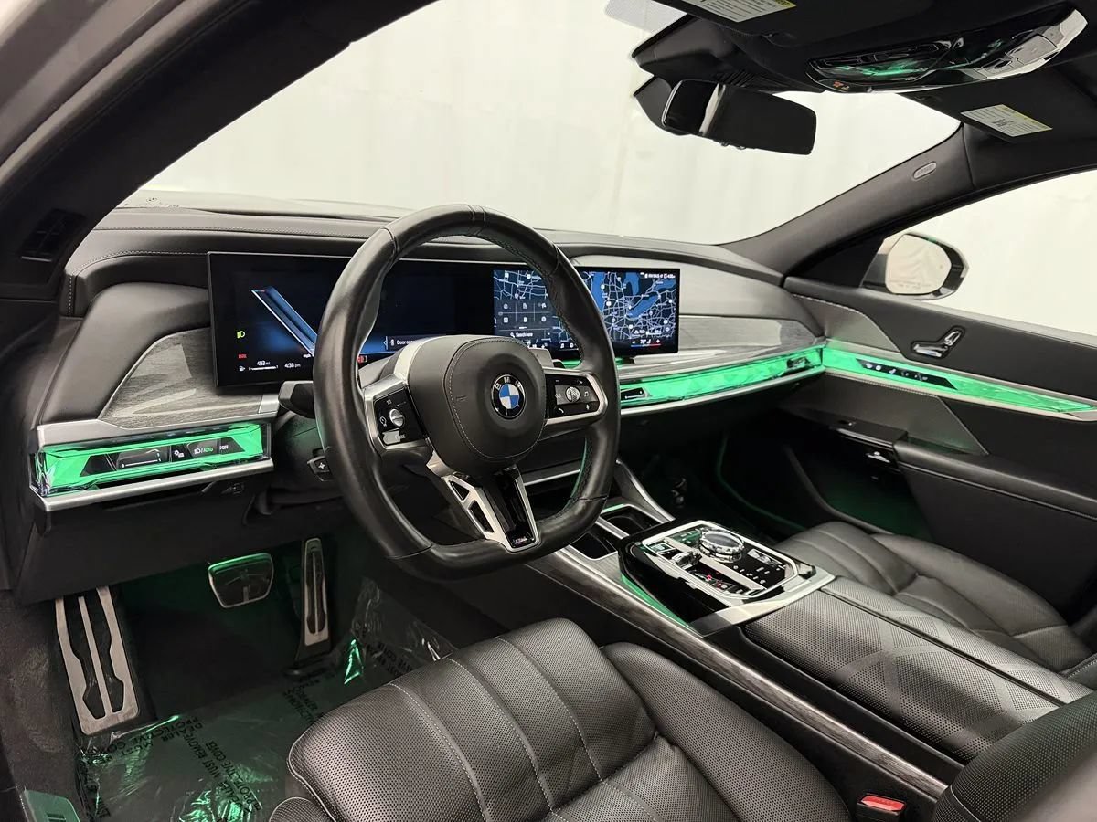 Used 2024 BMW 740i xDrive AWD/4WD image 7