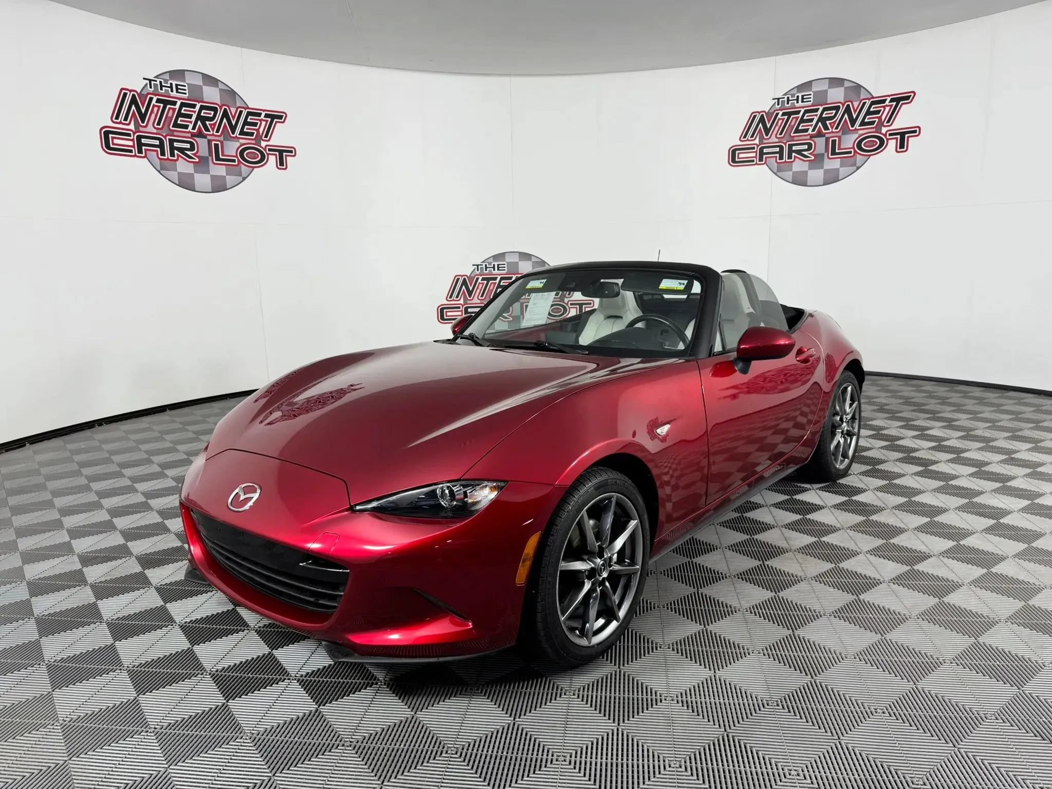 Used 2021 MAZDA MX-5 Miata Grand Touring RWD image 4