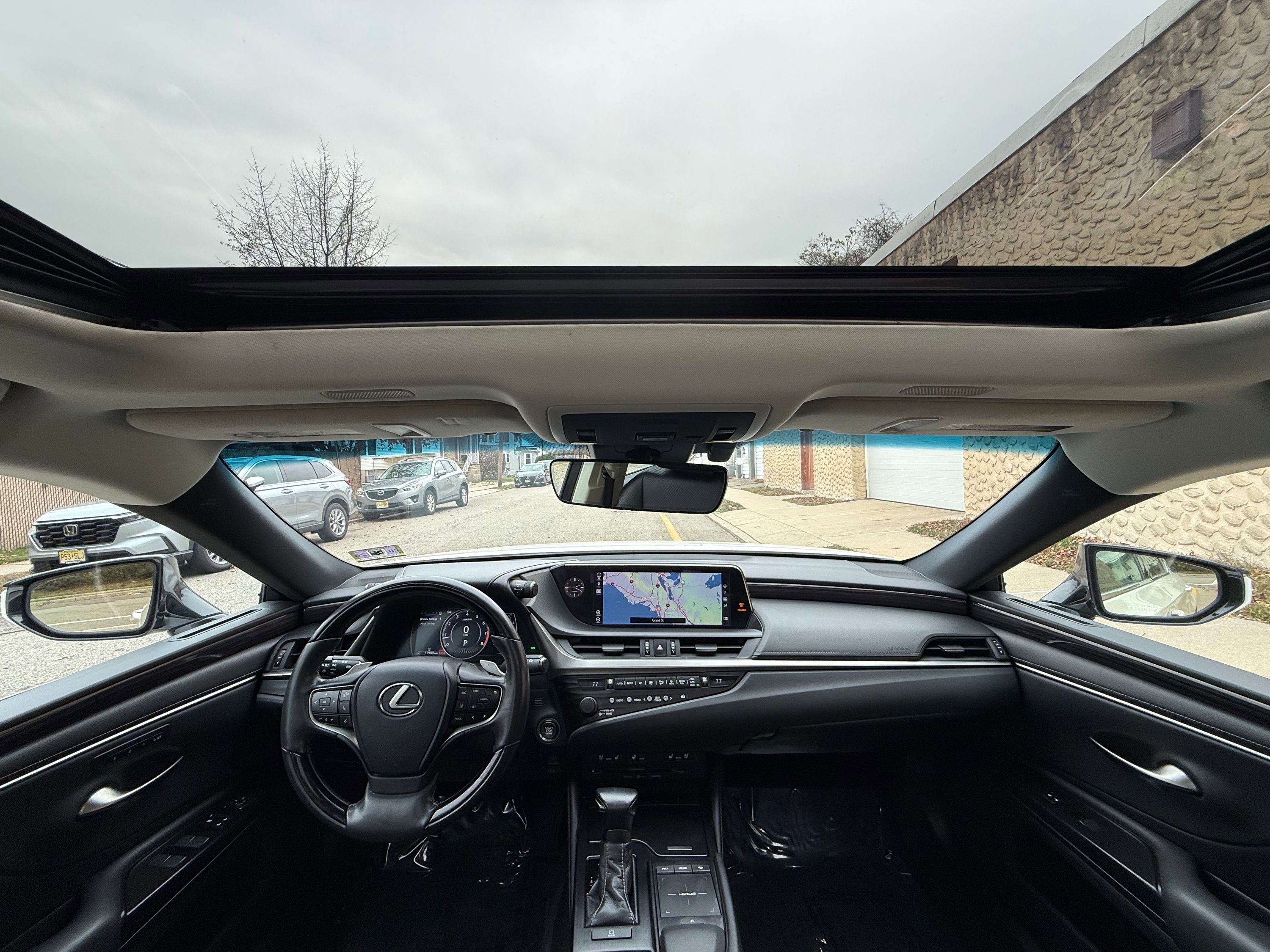 Used 2019 Lexus ES 350 w/ Premium Package image 31