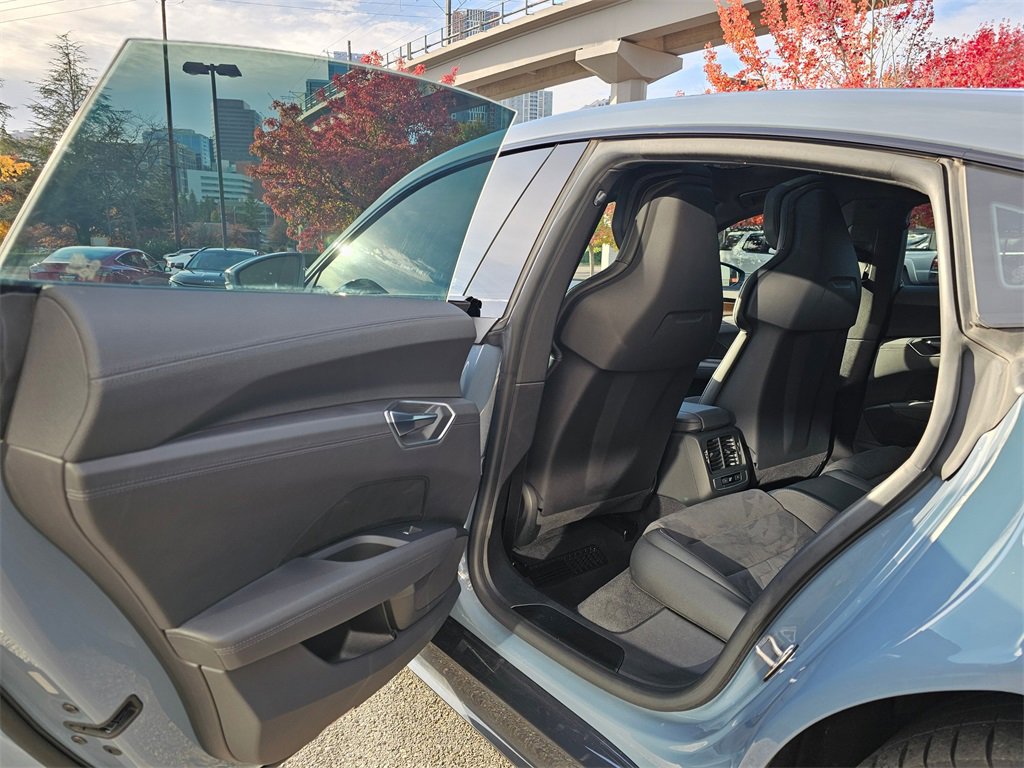 Used 2022 Audi e-tron GT Premium Plus image 17