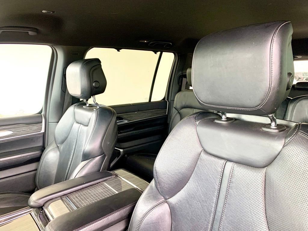 Used 2022 Jeep Wagoneer Series III w/ Convenience Group I RWD image 13