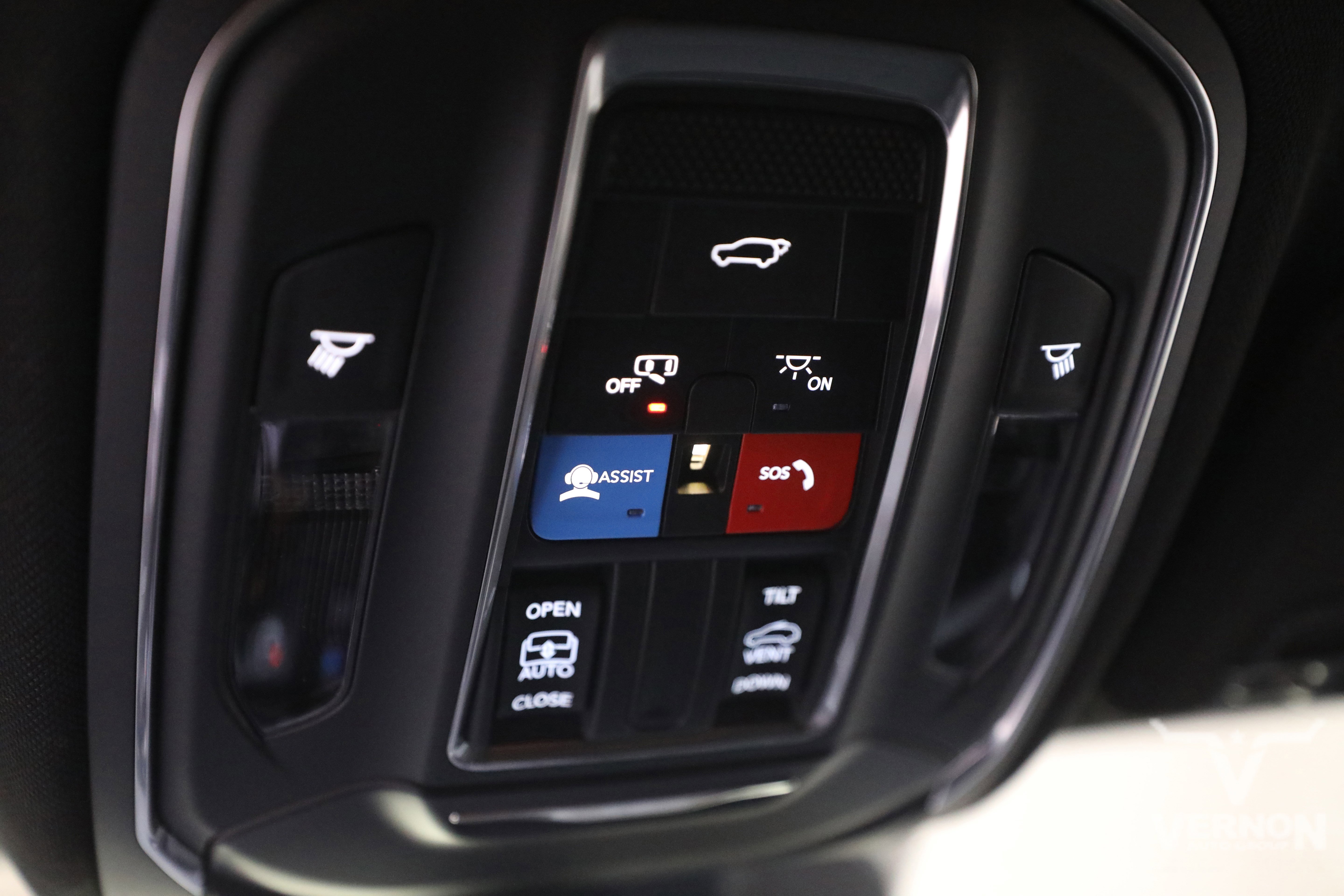 New 2025 Jeep Grand Cherokee Altitude image 27