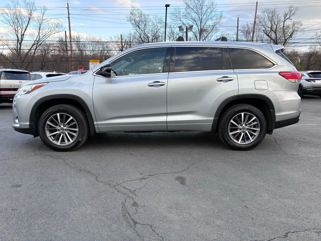 Used 2017 Toyota Highlander XLE image 4