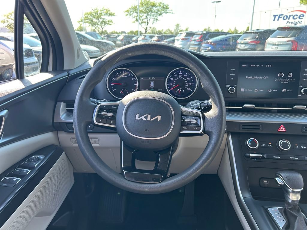 Used 2023 Kia Carnival LX FWD image 10