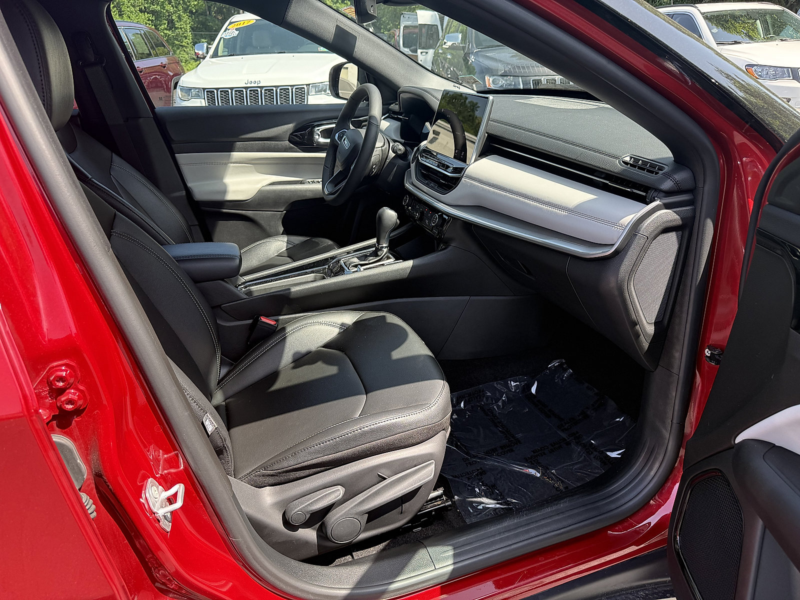 Used 2026 Jeep Compass Limited AWD/4WD image 13
