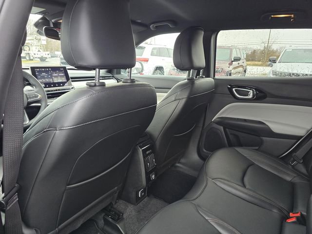 Used 2024 Jeep Compass Limited image 25