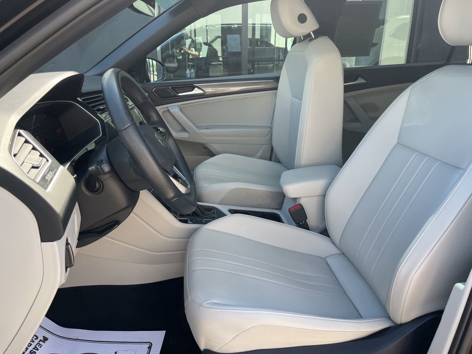 Used 2024 Volkswagen Tiguan SE R-Line image 28