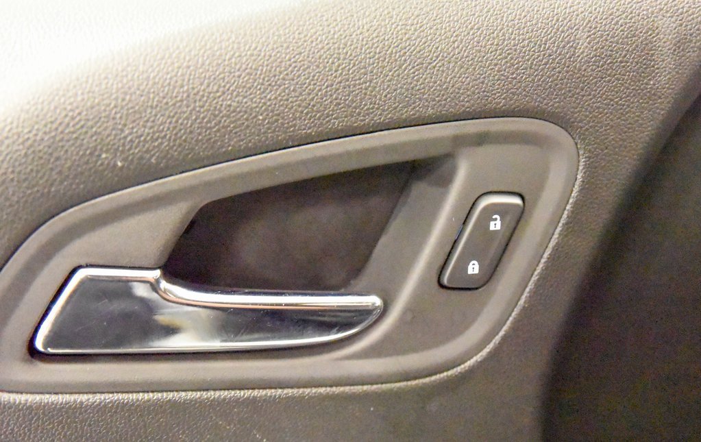 Used 2021 Chevrolet Colorado Z71 w/ Safety Package image 16