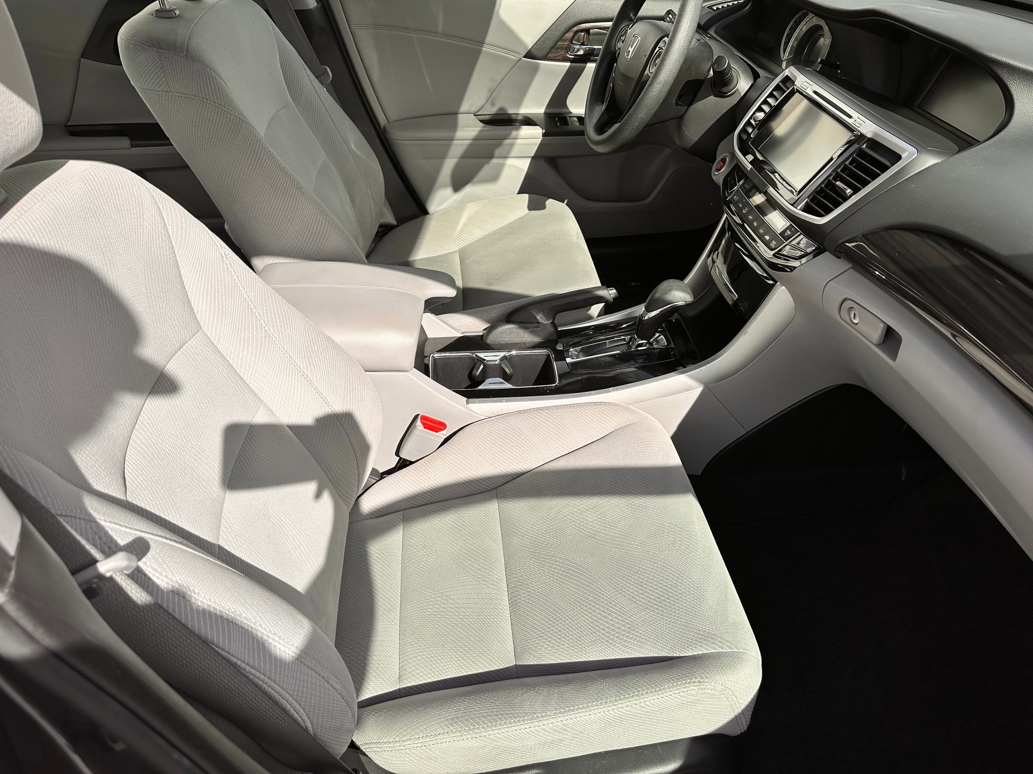 Used 2016 Honda Accord EX image 9