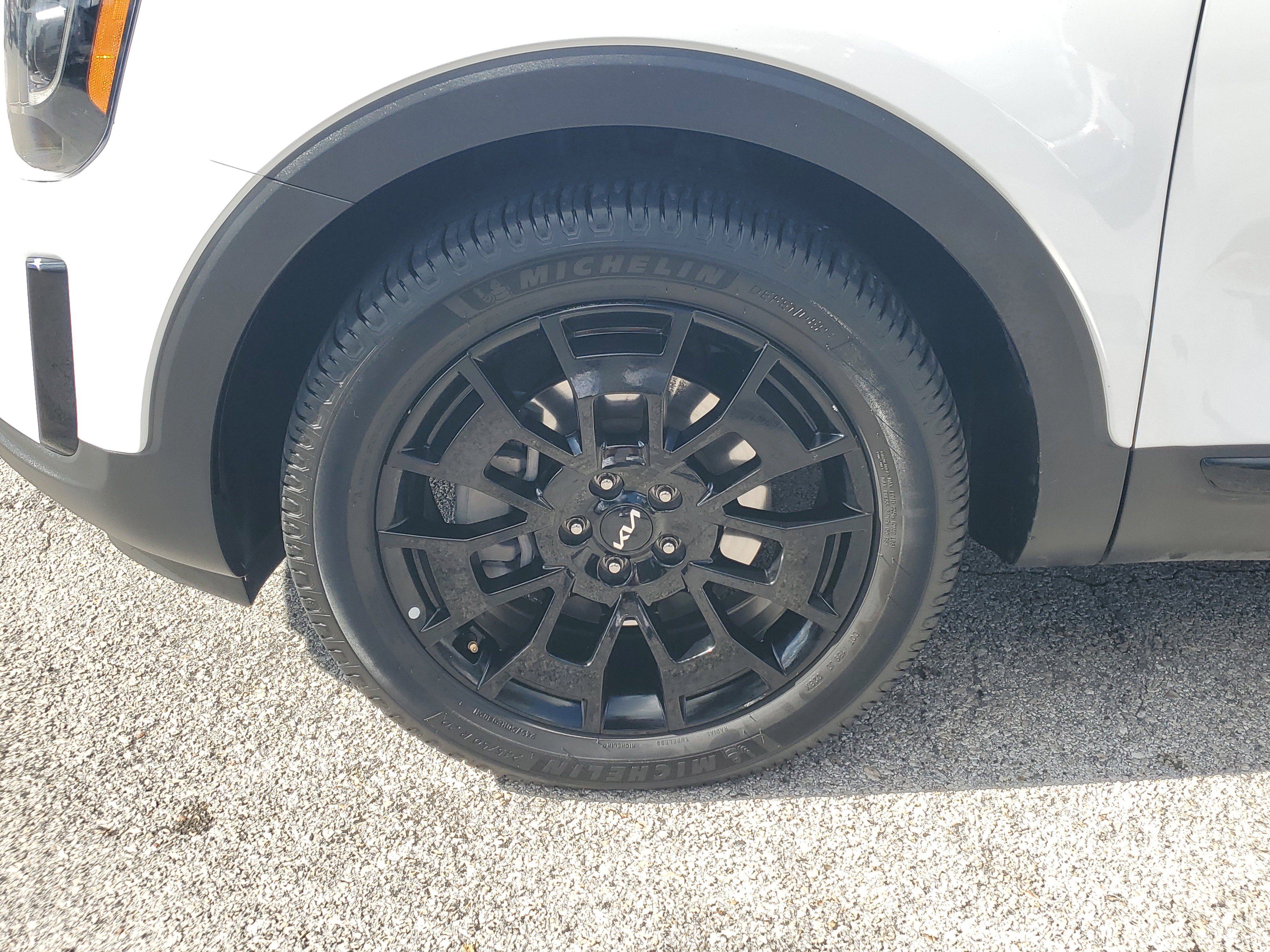 Used 2022 Kia Telluride SX w/ SX Prestige Package image 5