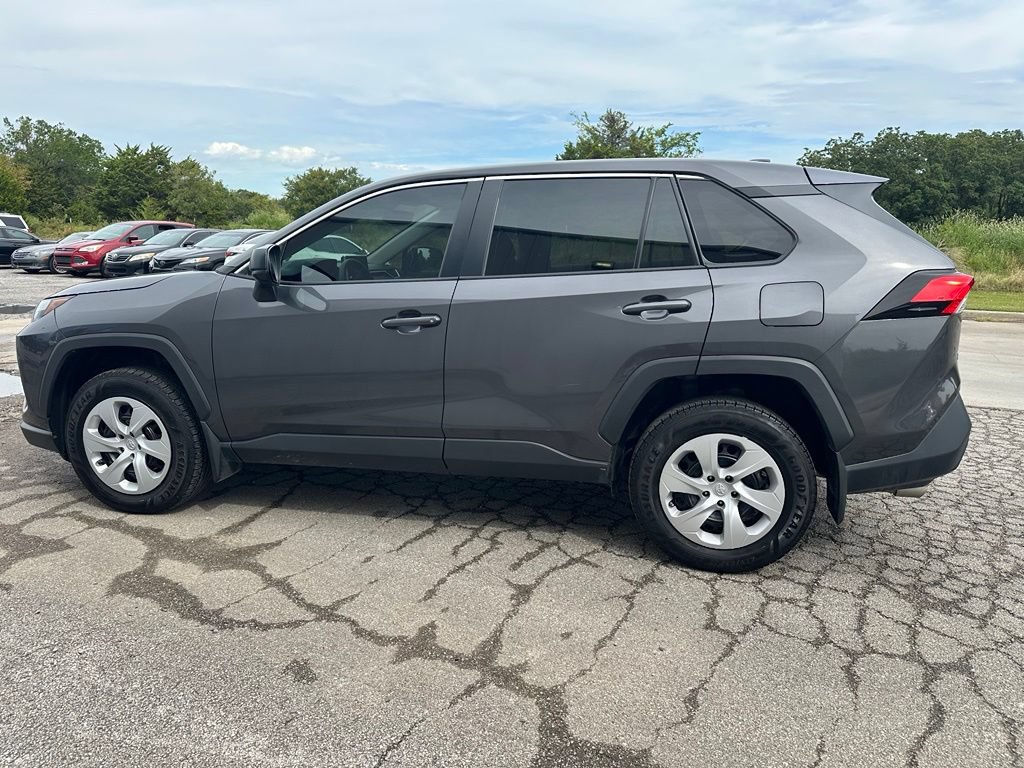 Used 2024 Toyota RAV4 LE FWD image 8