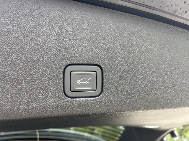 New 2025 Cadillac XT6 Sport w/ LPO, Floor Liner Package image 7