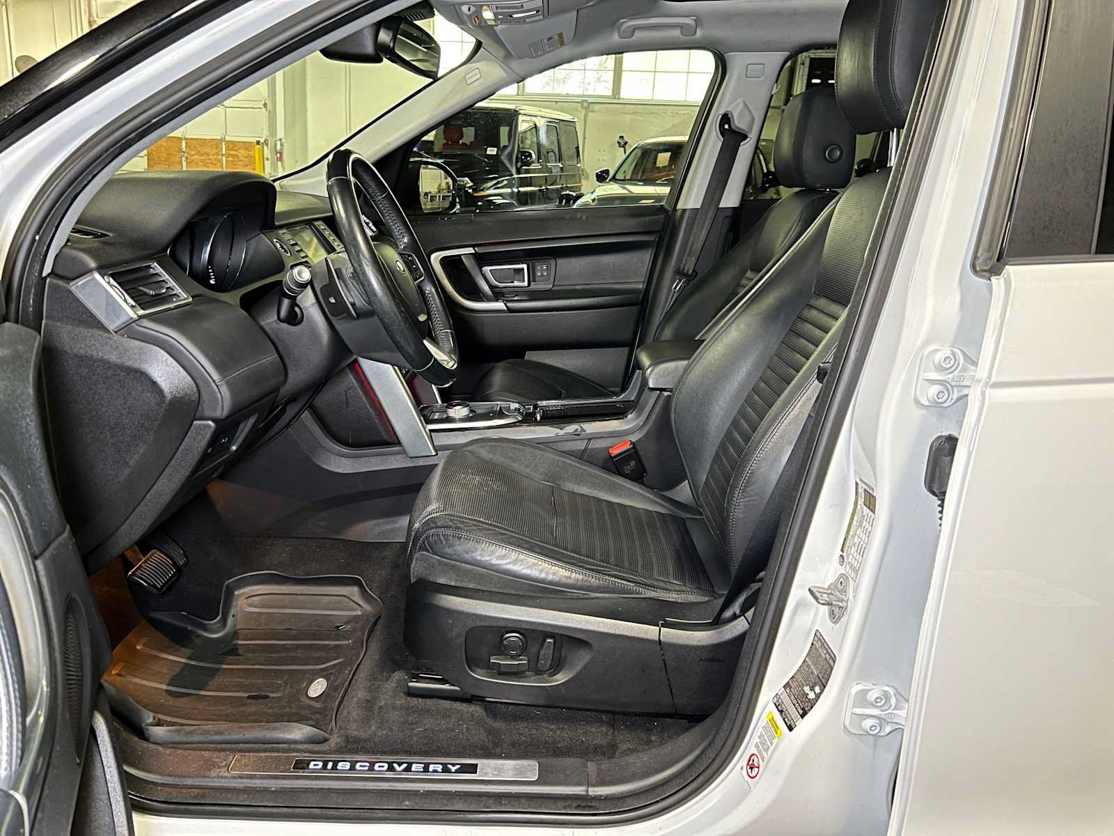 Used 2015 Land Rover Discovery Sport HSE Luxury AWD/4WD image 24