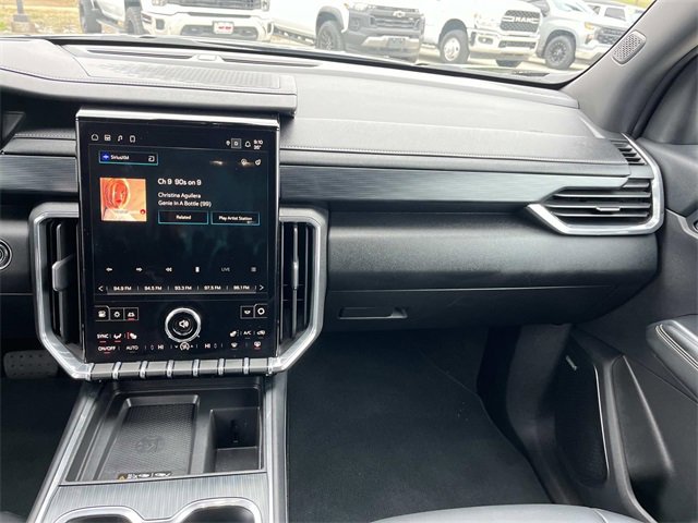 Used 2024 GMC Acadia Elevation image 13