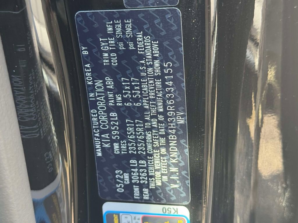Used 2024 Kia Carnival LX FWD image 18