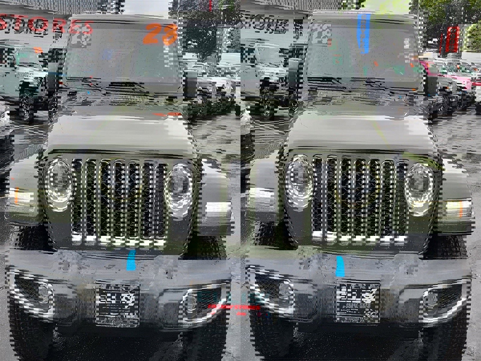 Used 2023 Jeep Wrangler Unlimited Sahara w/ Cold Weather Group image 29