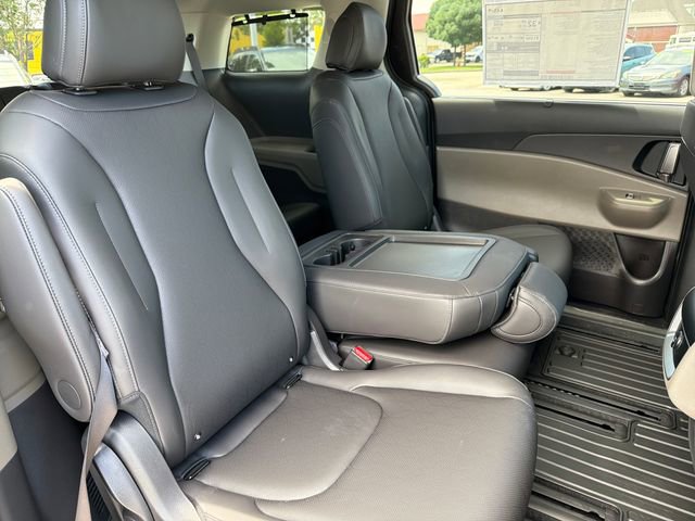 New 2026 Kia Carnival EX FWD image 22