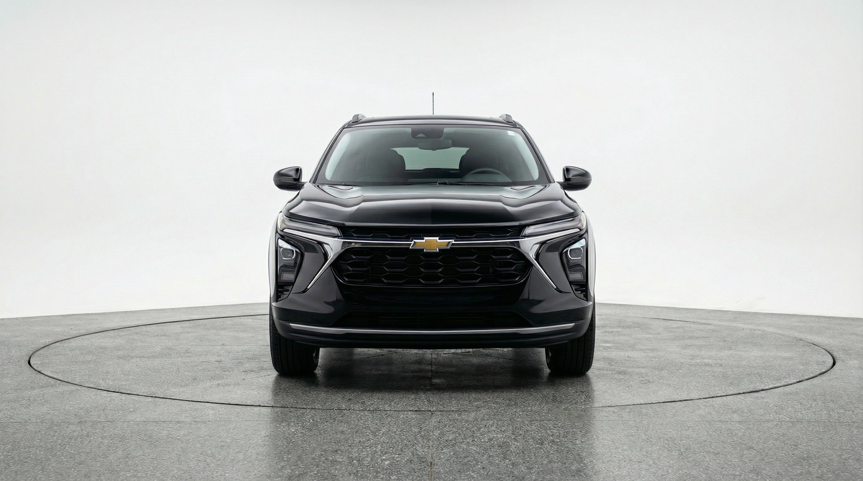 Used 2025 Chevrolet Trax LT w/ LT Convenience Package image 2