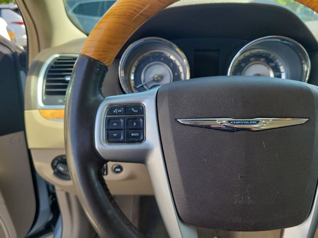 Used 2013 Chrysler 300 C RWD image 28