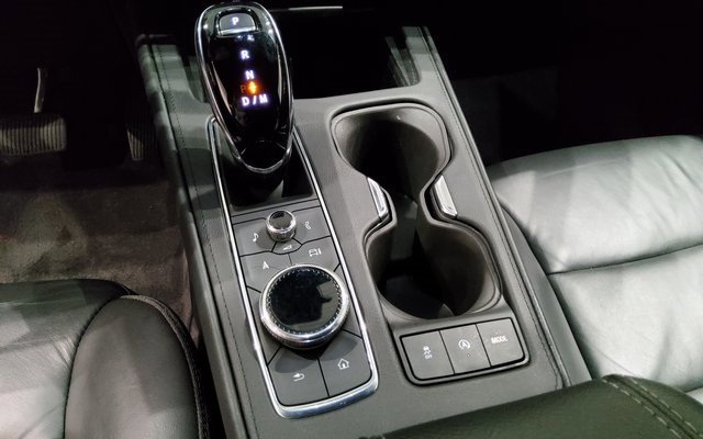 Used 2024 Cadillac XT4 Premium Luxury image 32