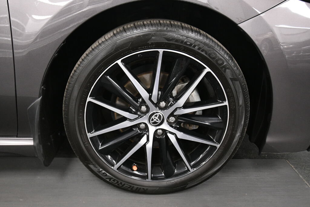 Certified 2024 Toyota Camry SE w/ Cold Weather Package FWD image 29