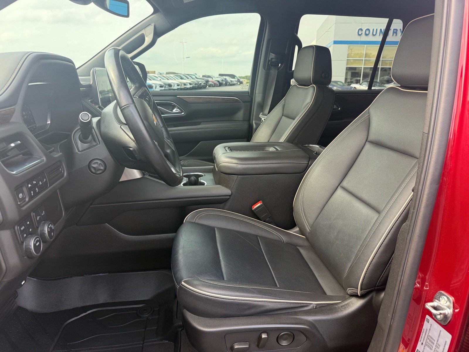 Used 2022 Chevrolet Tahoe Premier AWD/4WD image 11