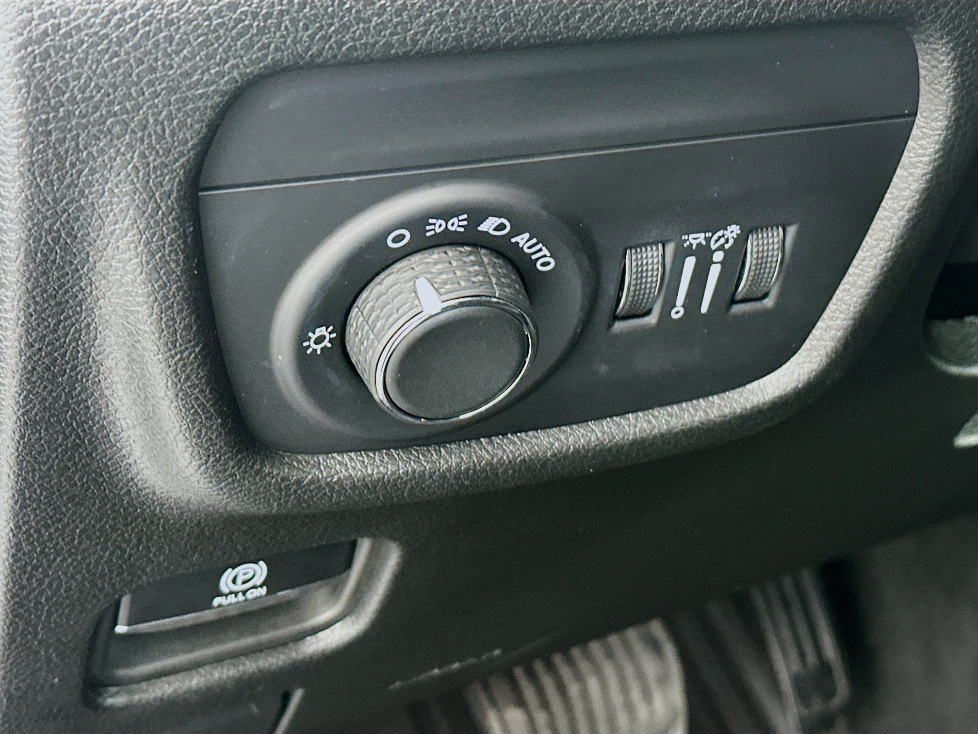 Used 2023 Jeep Grand Cherokee L Laredo AWD/4WD image 16