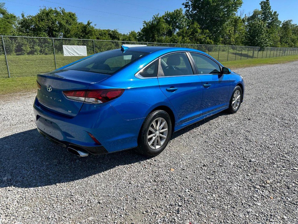 Used 2018 Hyundai Sonata SE w/ Cargo Package FWD image 3