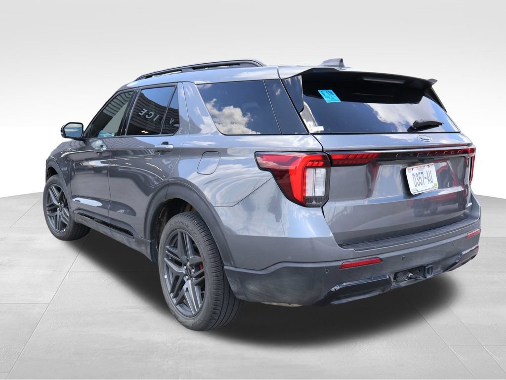 Used 2025 Ford Explorer ST-Line w/ ST-Line Street Pack AWD/4WD image 23