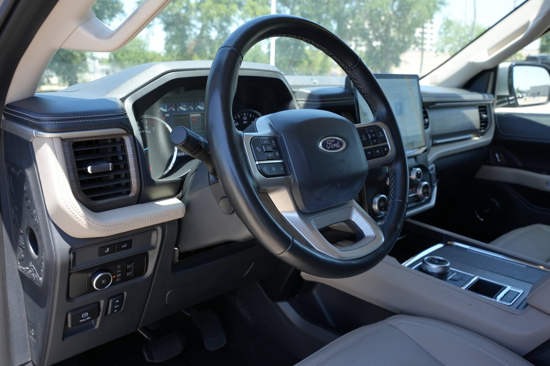 Used 2024 Ford Expedition Max Limited RWD image 15