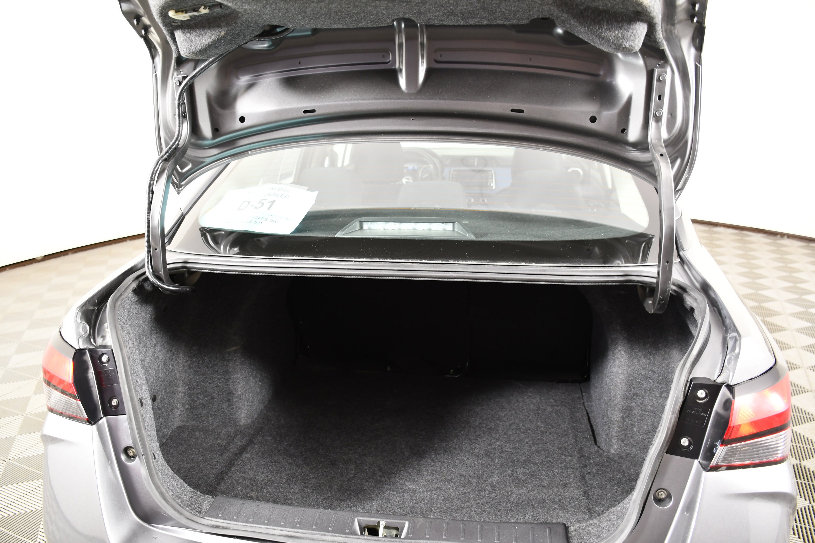 Used 2025 Nissan Versa SV FWD image 46