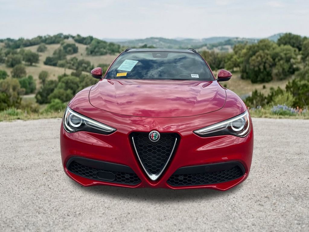Used 2023 Alfa Romeo Stelvio Ti AWD/4WD image 2
