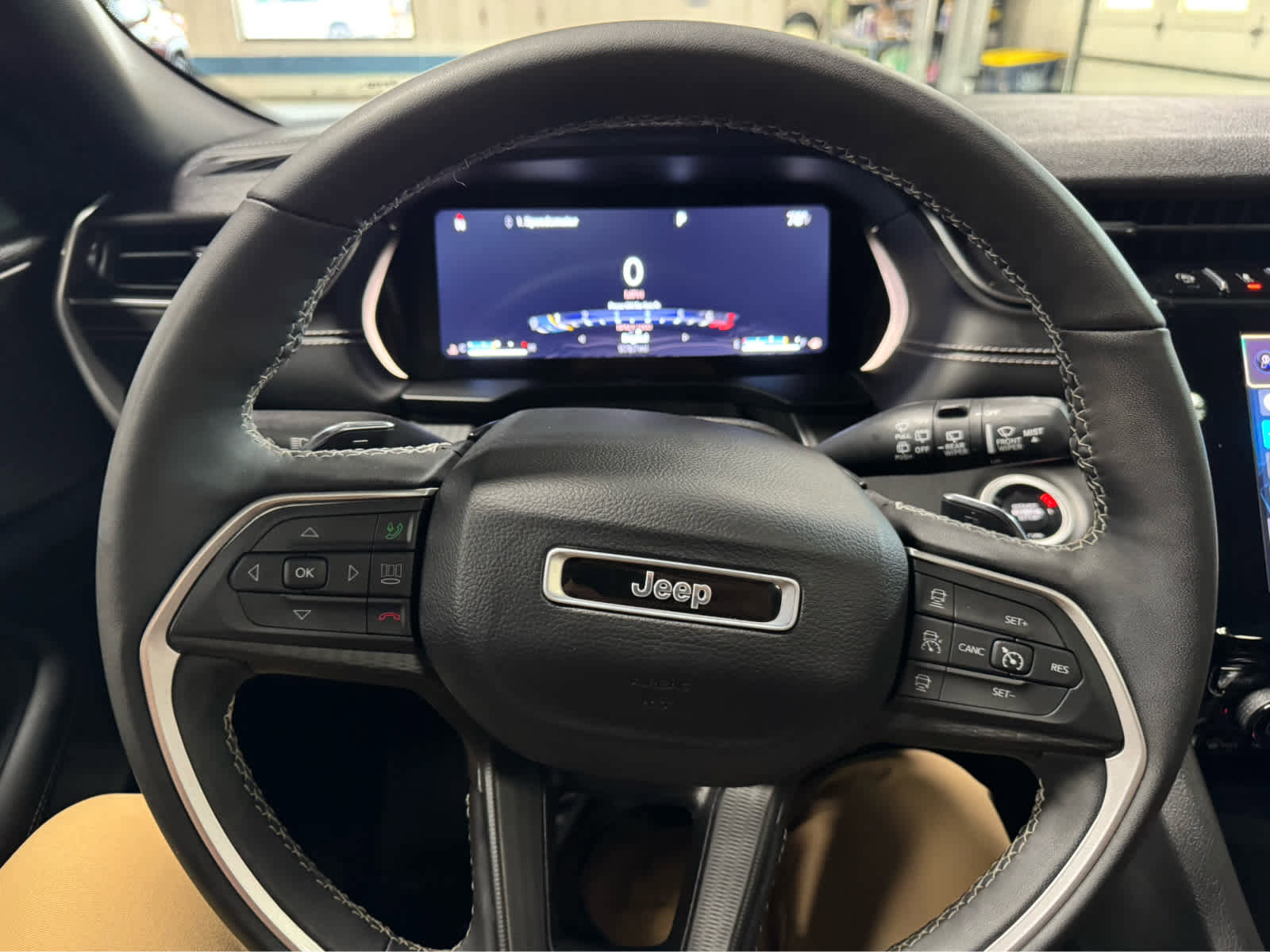 Certified 2024 Jeep Grand Cherokee Altitude image 18