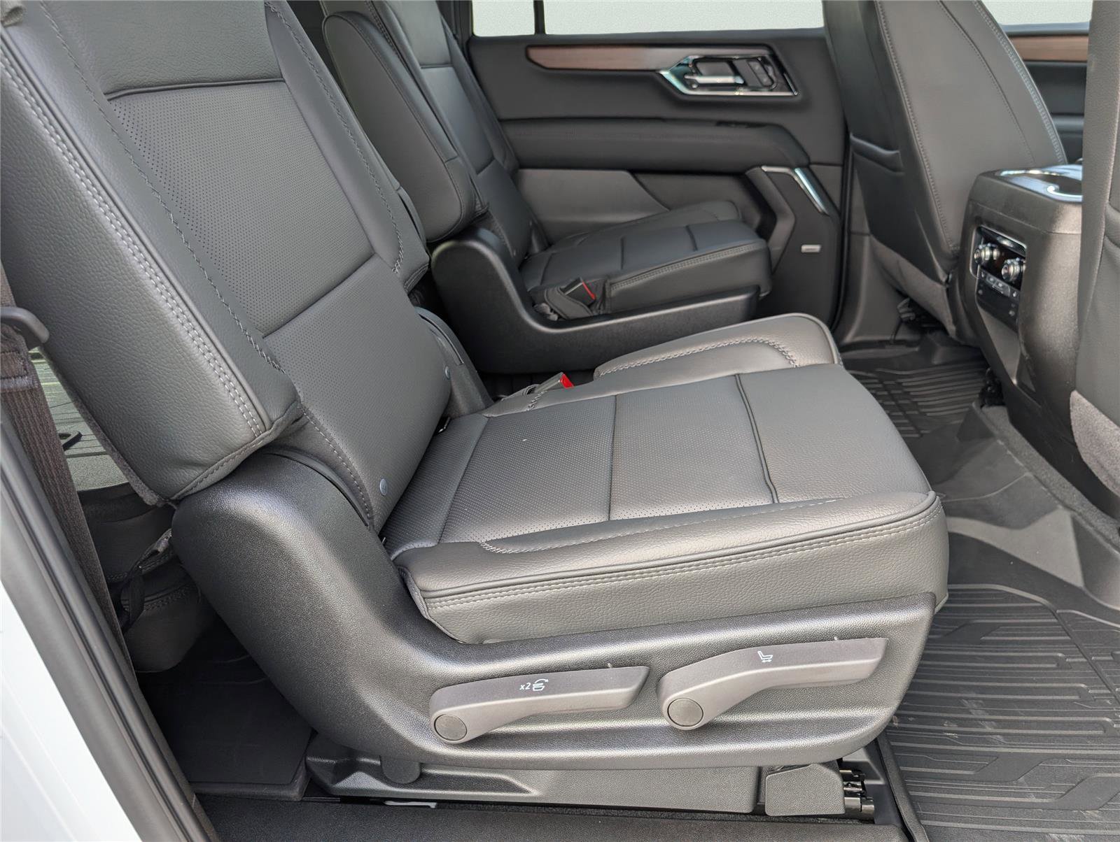 New 2026 GMC Yukon XL Denali w/ Sun & Power Step Package image 21