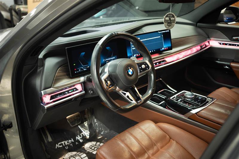 Used 2023 BMW 760i xDrive AWD/4WD image 10