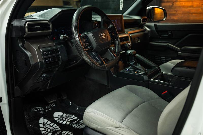 Used 2024 Toyota Tacoma SR5 AWD/4WD image 8