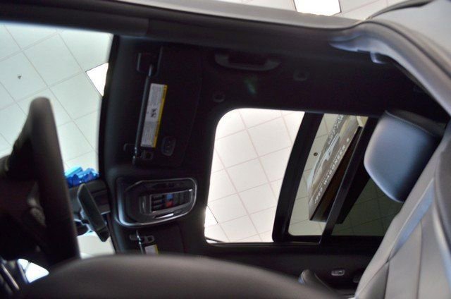 New 2025 Jeep Grand Cherokee Limited w/ Black Appearance Package image 30