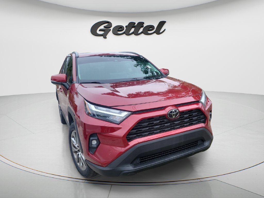 Used 2023 Toyota RAV4 XLE Premium FWD image 9