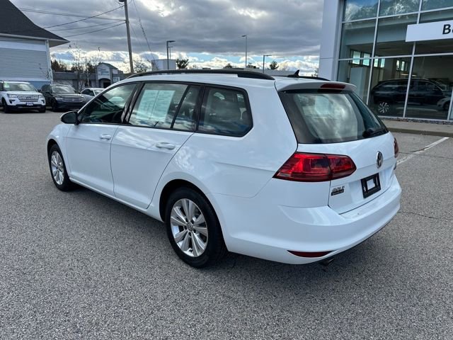 Used 2017 Volkswagen Golf S image 5