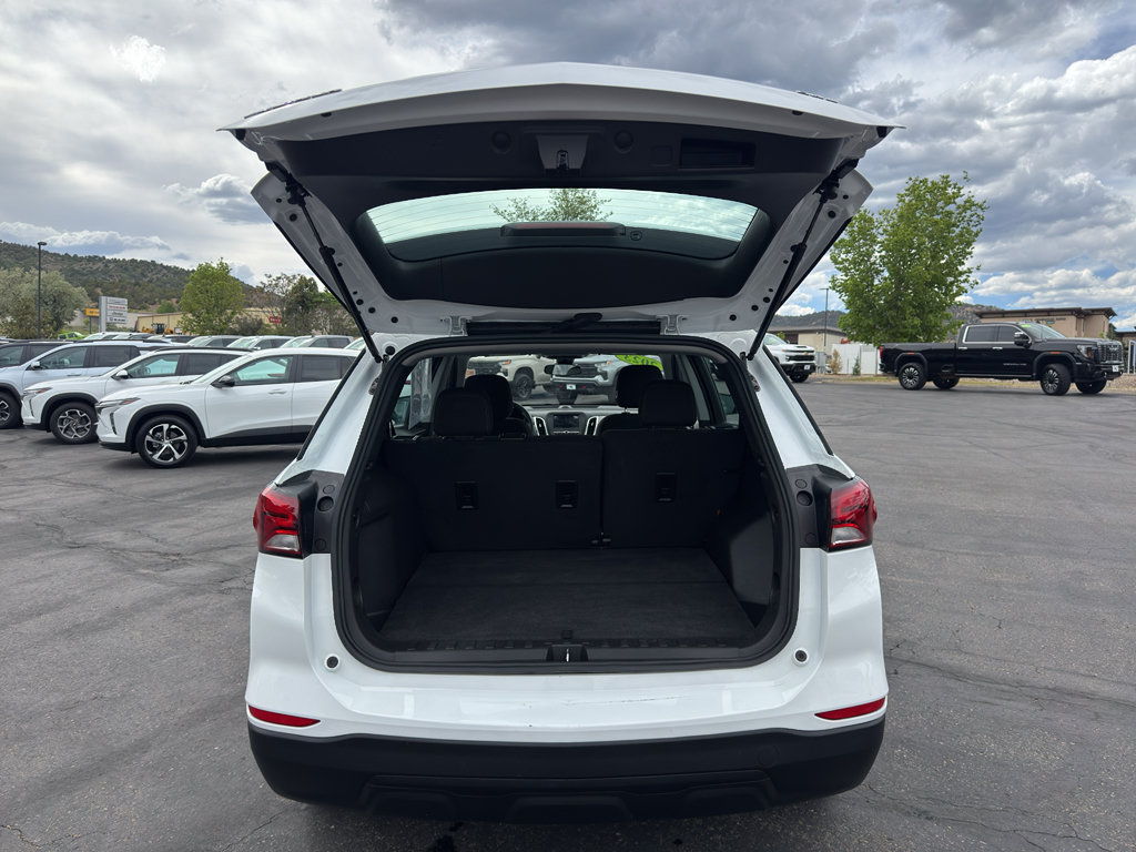 Used 2023 Chevrolet Equinox LS AWD/4WD image 10