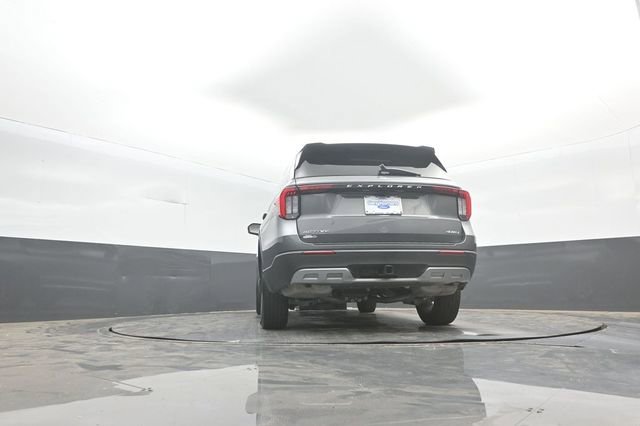 Used 2025 Ford Explorer Active w/ Active Comfort Package AWD/4WD image 38