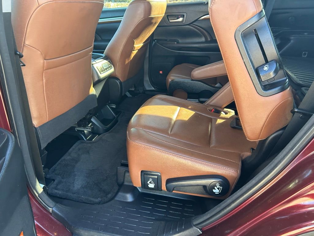 Used 2017 Toyota Highlander Limited image 20