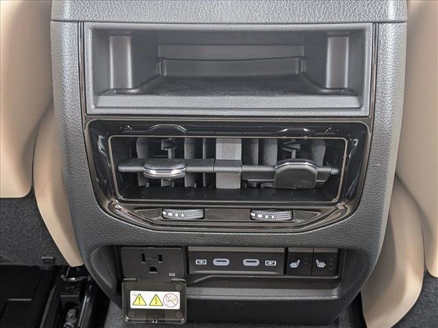 New 2026 Jeep Grand Cherokee Limited w/ Limited Altitude Package AWD/4WD image 18